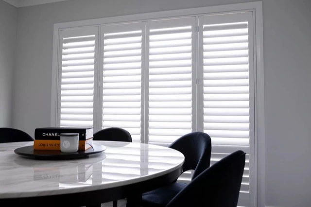 Kunststof shutter eetkamer